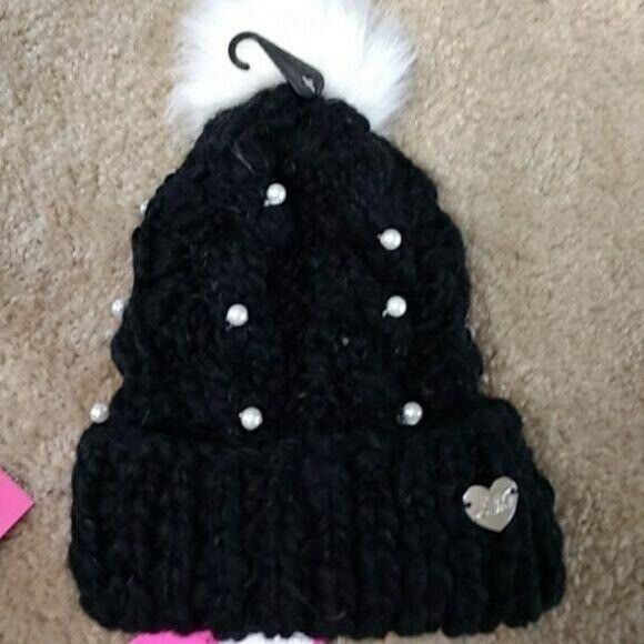 *Sale* Betsey Johnson black winter beanie and cowl - Picture 2 of 5